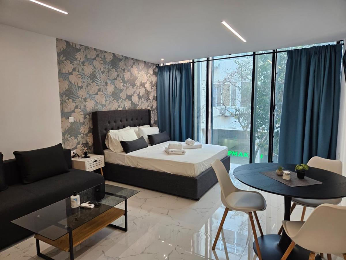 Standard Suite,1463316544:JPEG