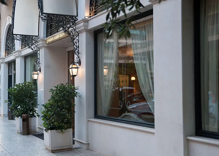 Atrium & Jacuzzi Suites